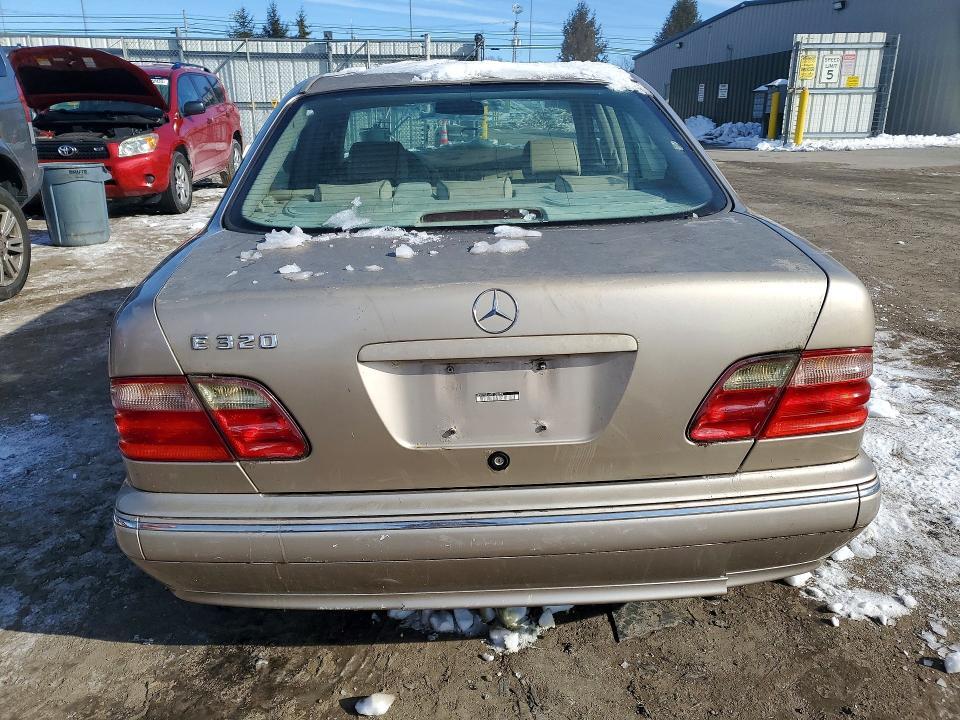 2000 MERCEDES-BENZ E 320 — Фото 6 из 12