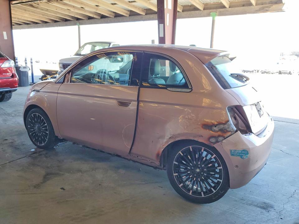 2024 FIAT 500 E LA PRIMA — Фото 2 из 13