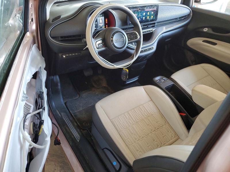 2024 FIAT 500 E LA PRIMA — Фото 8 из 13