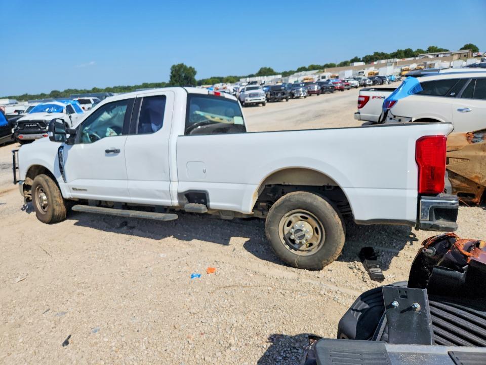 2024 FORD F350 SUPER DUTY — Фото 2 из 12