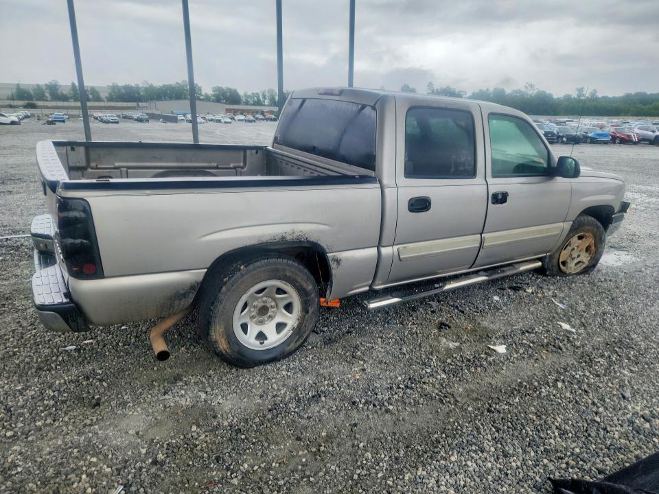 2005 CHEVROLET SILVERADO C1500 — Фото 3 из 12