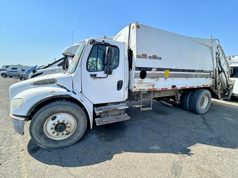 1FVACXCS05HN20603 2005 FREIGHTLINER M2 photo no. 1