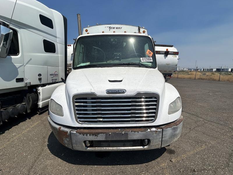 1FVACXCS05HN20603 2005 FREIGHTLINER M2 photo no. 5