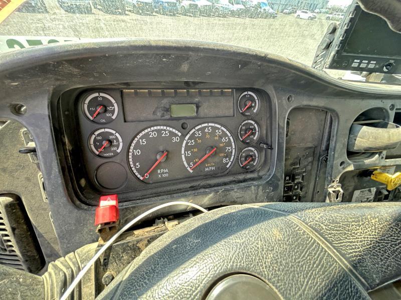 1FVACXCS05HN20603 2005 FREIGHTLINER M2 photo no. 9