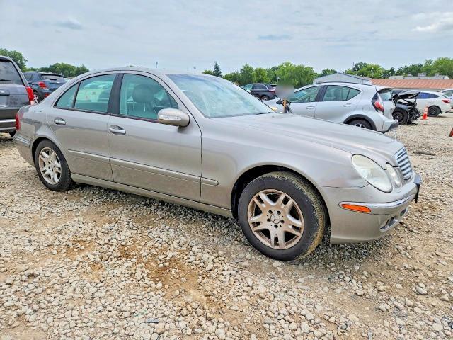 2005 MERCEDES-BENZ E 320 4MATIC — Фото 4 из 12