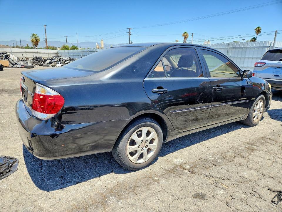 2005 TOYOTA CAMRY XLE V6 — Фото 3 из 12