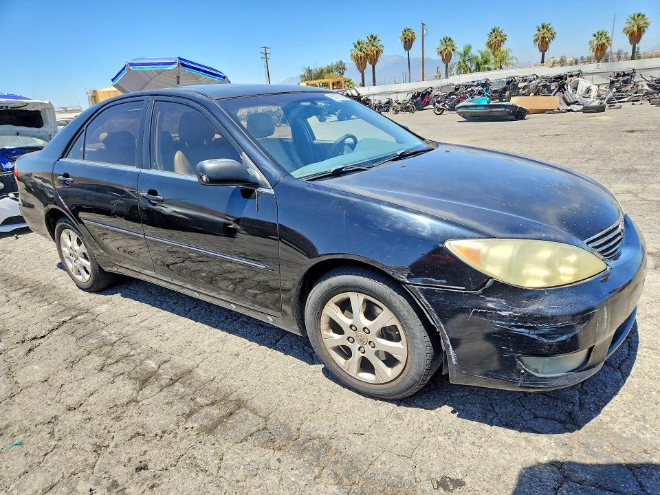 2005 TOYOTA CAMRY XLE V6 — Фото 4 из 12