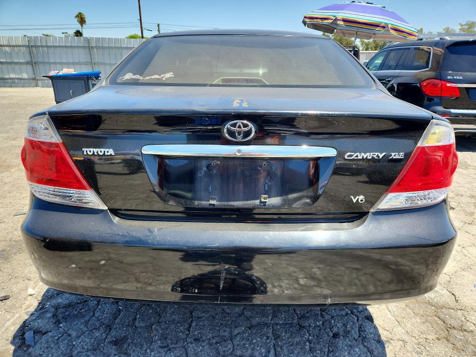 2005 TOYOTA CAMRY XLE V6 — Фото 6 из 12