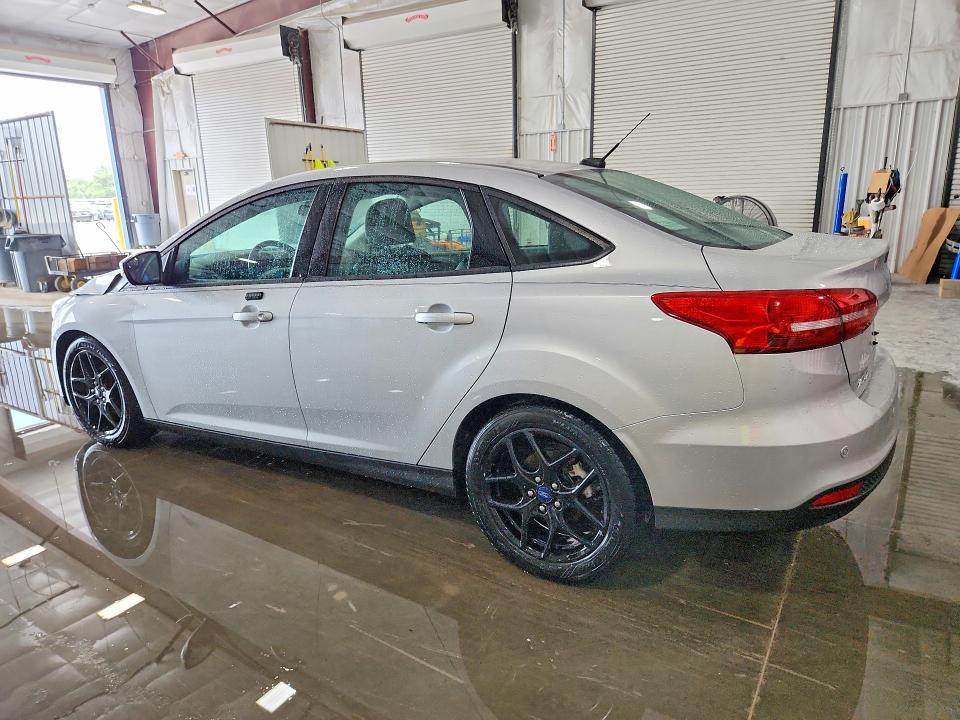2016 FORD FOCUS SE — Фото 2 из 12