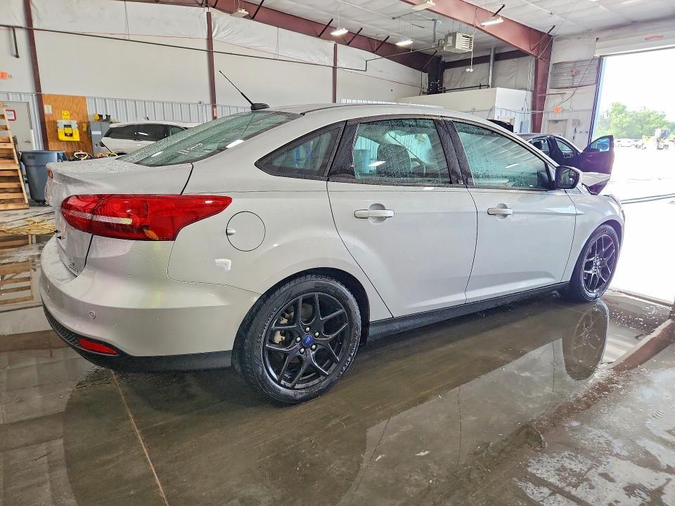 2016 FORD FOCUS SE — Фото 3 из 12