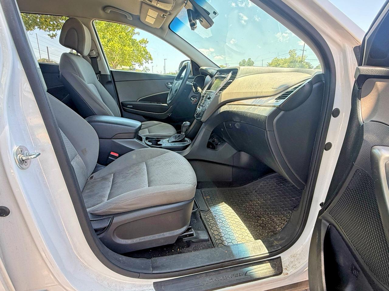 2017 HYUNDAI SANTA FE SE — Фото 5 из 10