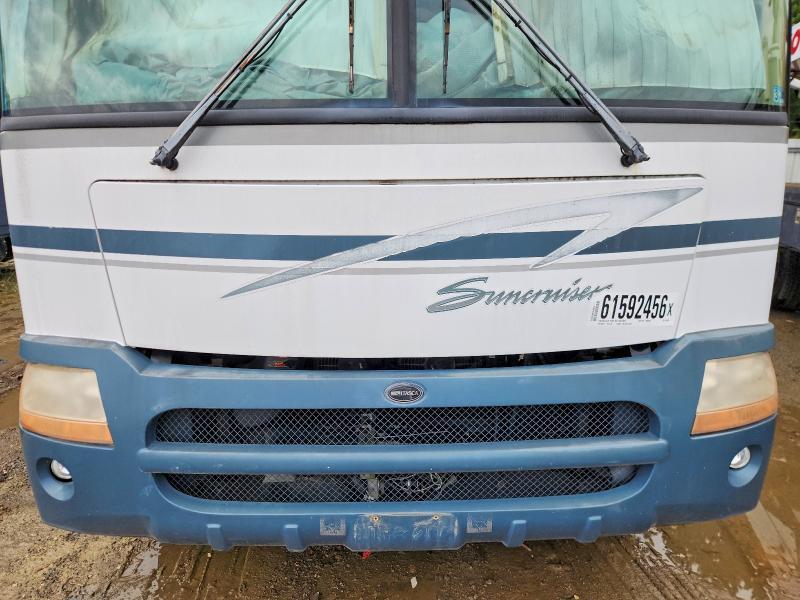 5B4MP67G533366452 2003 WINNEBAGO SUNCRUISER photo no. 7