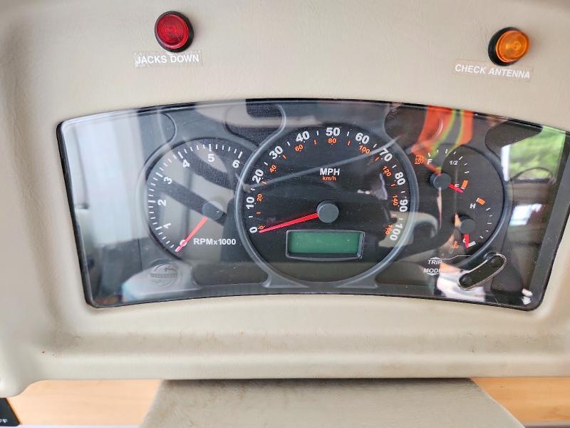 5B4MP67G533366452 2003 WINNEBAGO SUNCRUISER photo no. 8