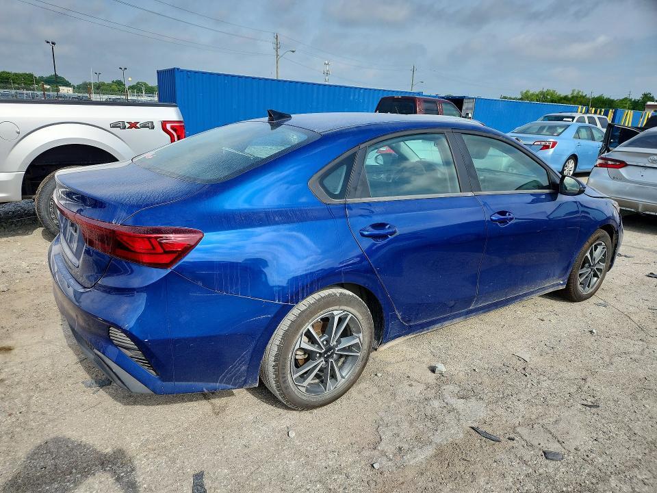 2024 KIA FORTE LXS — Фото 3 из 12