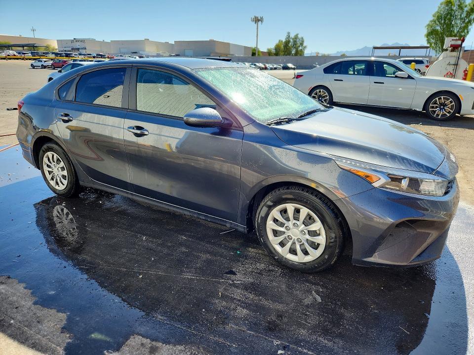 2024 KIA FORTE LX — Фото 4 из 12