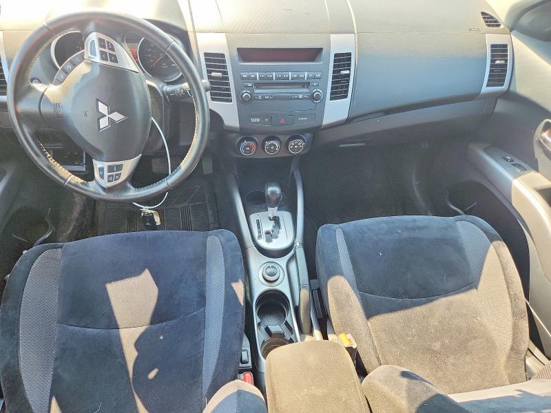 2012 MITSUBISHI OUTLANDER SE — Фото 8 из 12