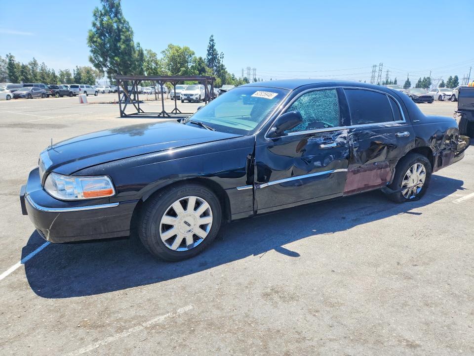 2006 LINCOLN TOWN CAR