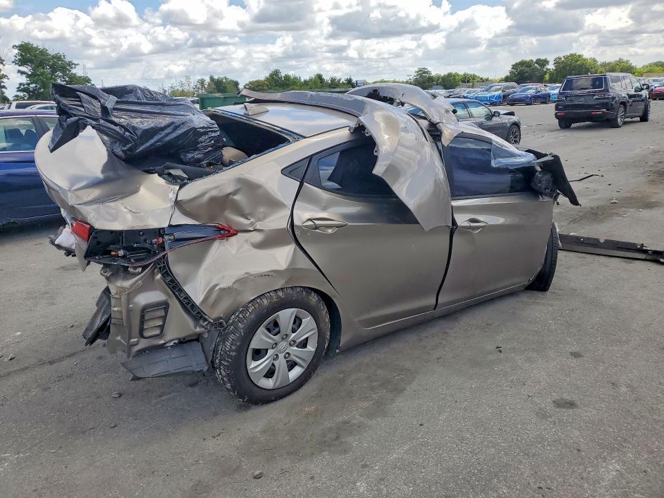 5NPDH4AE1GH709500 2016 HYUNDAI ELANTRA photo no. 3