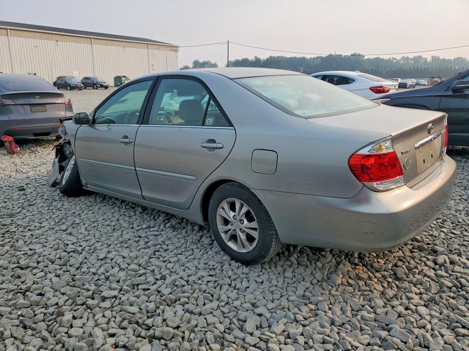 2006 TOYOTA CAMRY LE V6 — Фото 2 из 12