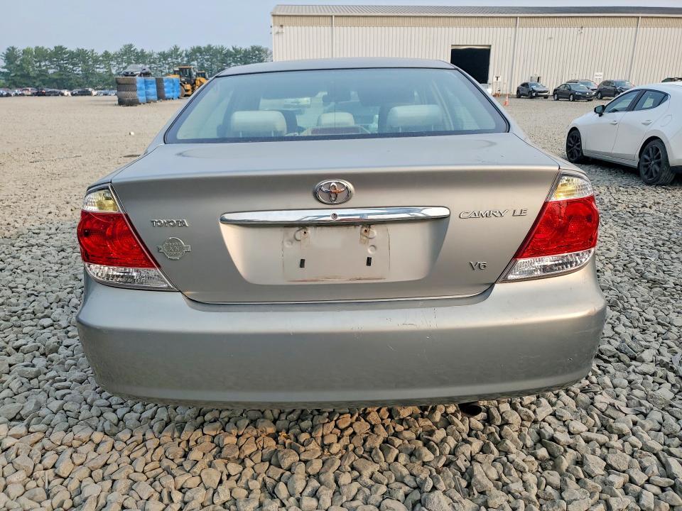 2006 TOYOTA CAMRY LE V6 — Фото 6 из 12
