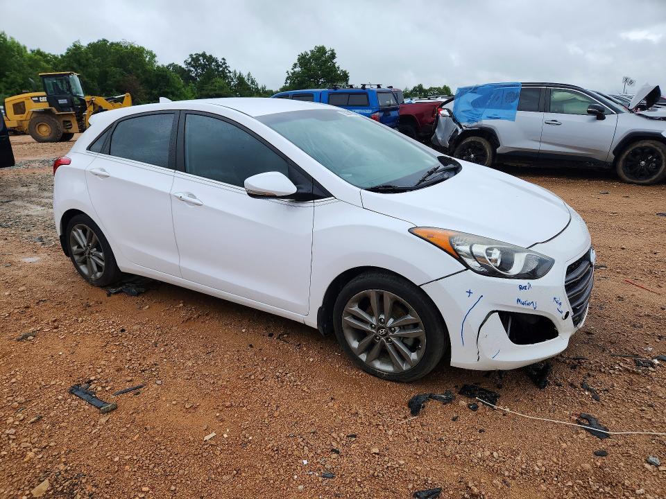 2016 HYUNDAI ELANTRA GT BASE — Фото 4 из 12