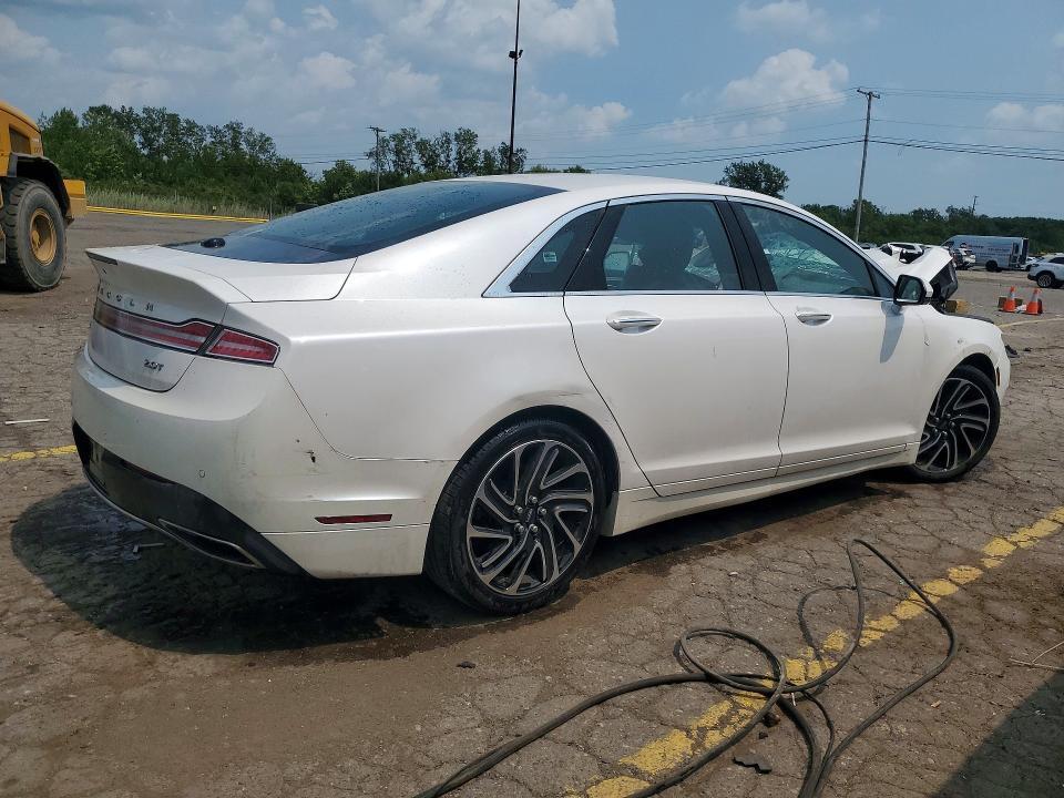 2020 LINCOLN MKZ — Фото 3 из 12