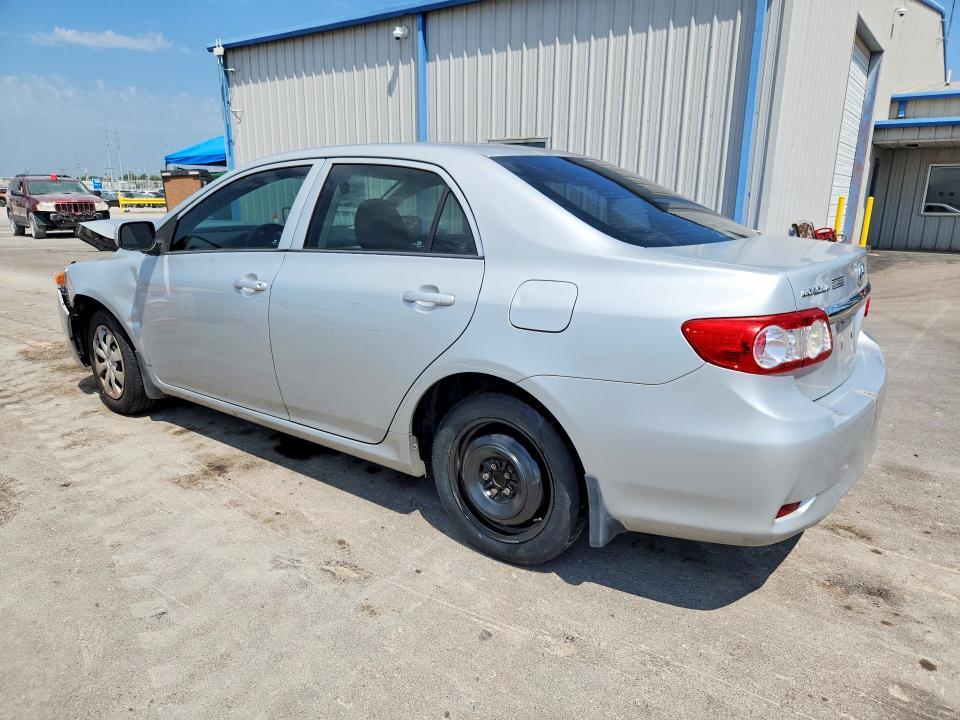 5YFBU4EE6CP071562 2012 TOYOTA COROLLA photo no. 2