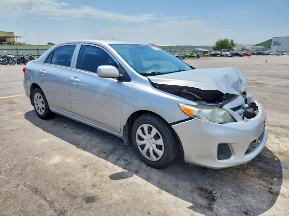 5YFBU4EE6CP071562 2012 TOYOTA COROLLA photo no. 4