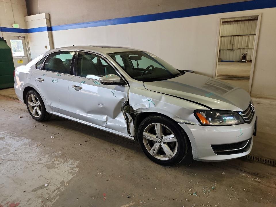 1VWBH7A39CC081132 2012 VOLKSWAGEN PASSAT photo no. 4