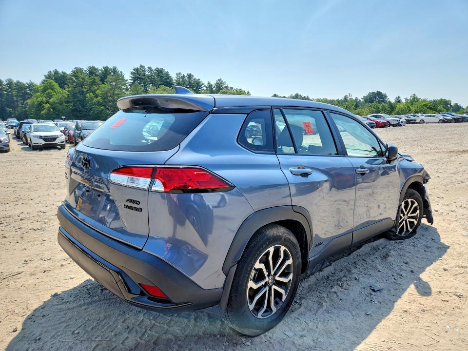 2024 TOYOTA COROLLA CROSS HYBRID S — Фото 3 из 13