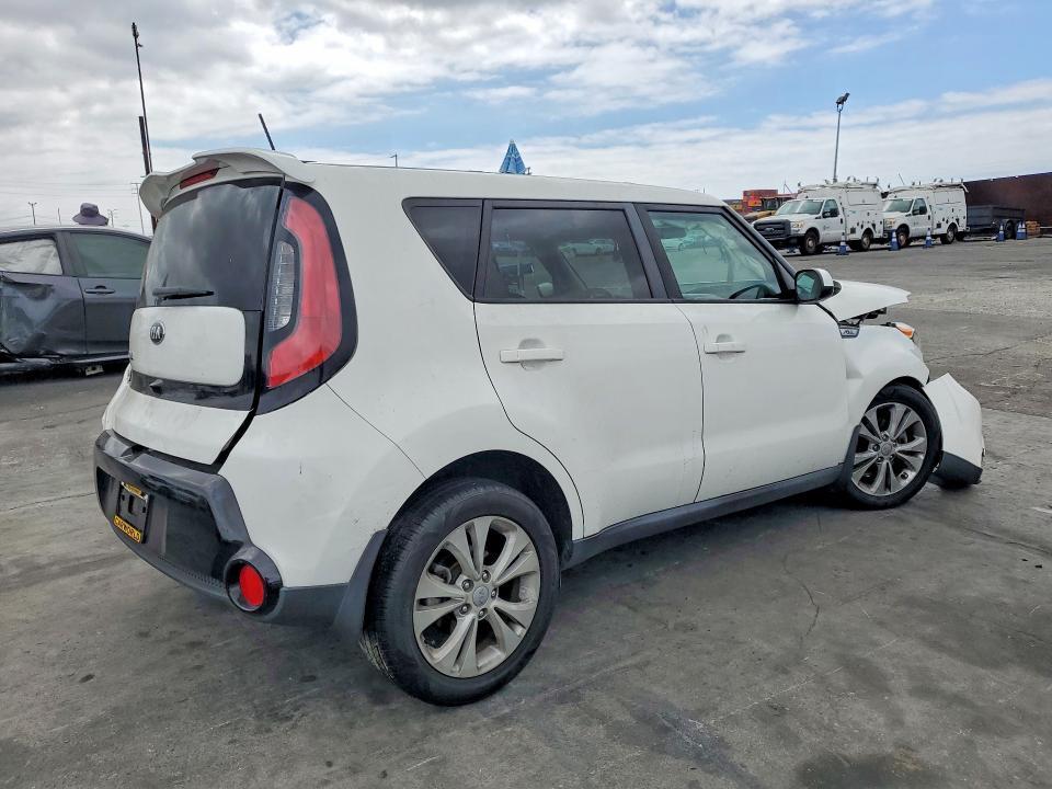 KNDJP3A58G7323032 2016 KIA SOUL photo no. 3