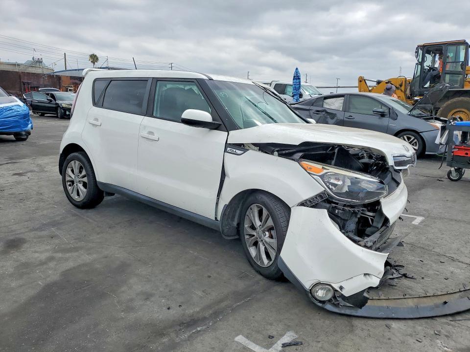 KNDJP3A58G7323032 2016 KIA SOUL photo no. 4