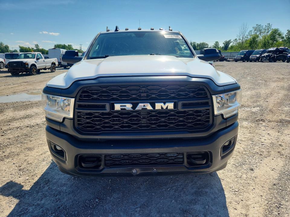 2020 RAM 3500 TRADESMAN — Фото 5 из 13