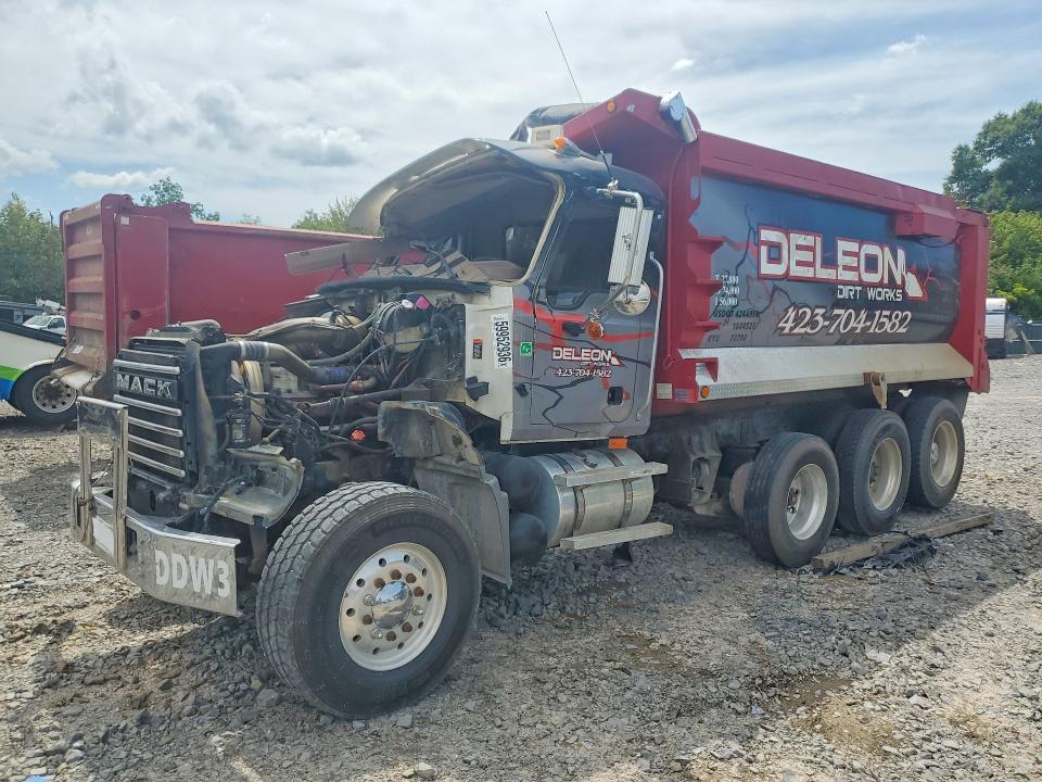 2007 MACK 700 1M2AT04C37M003554