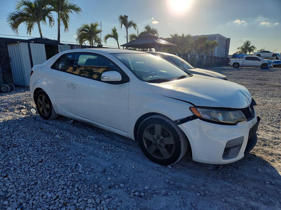 KNAFU6A21A5120201 2010 KIA FORTE KOUP photo no. 4