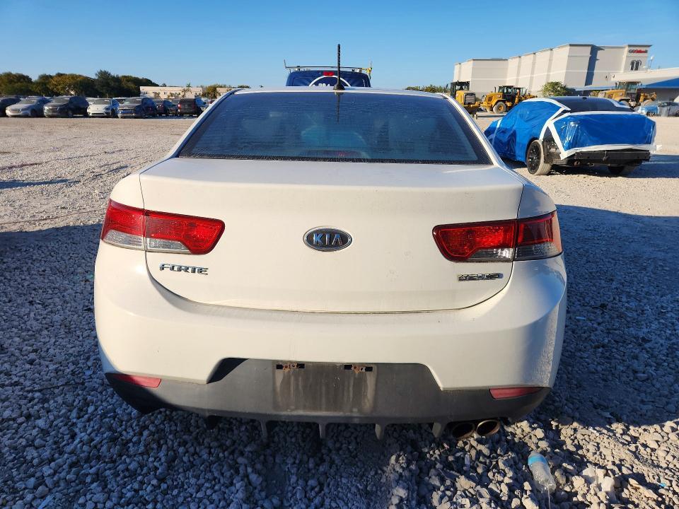 KNAFU6A21A5120201 2010 KIA FORTE KOUP photo no. 6