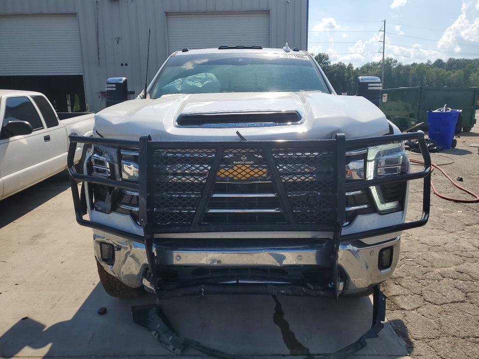 2025 CHEVROLET SILVERADO K2500 HEAVY DUTY LTZ — Фото 5 из 12