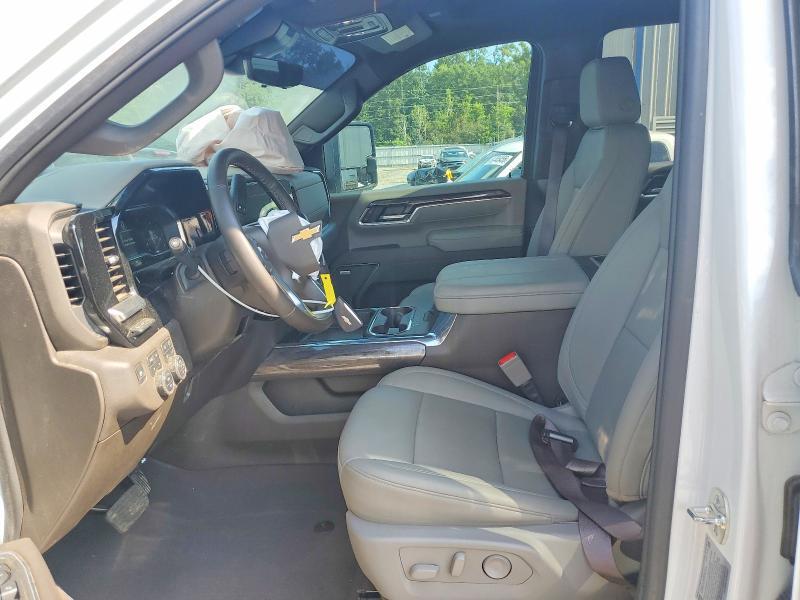 2025 CHEVROLET SILVERADO K2500 HEAVY DUTY LTZ — Фото 7 из 12