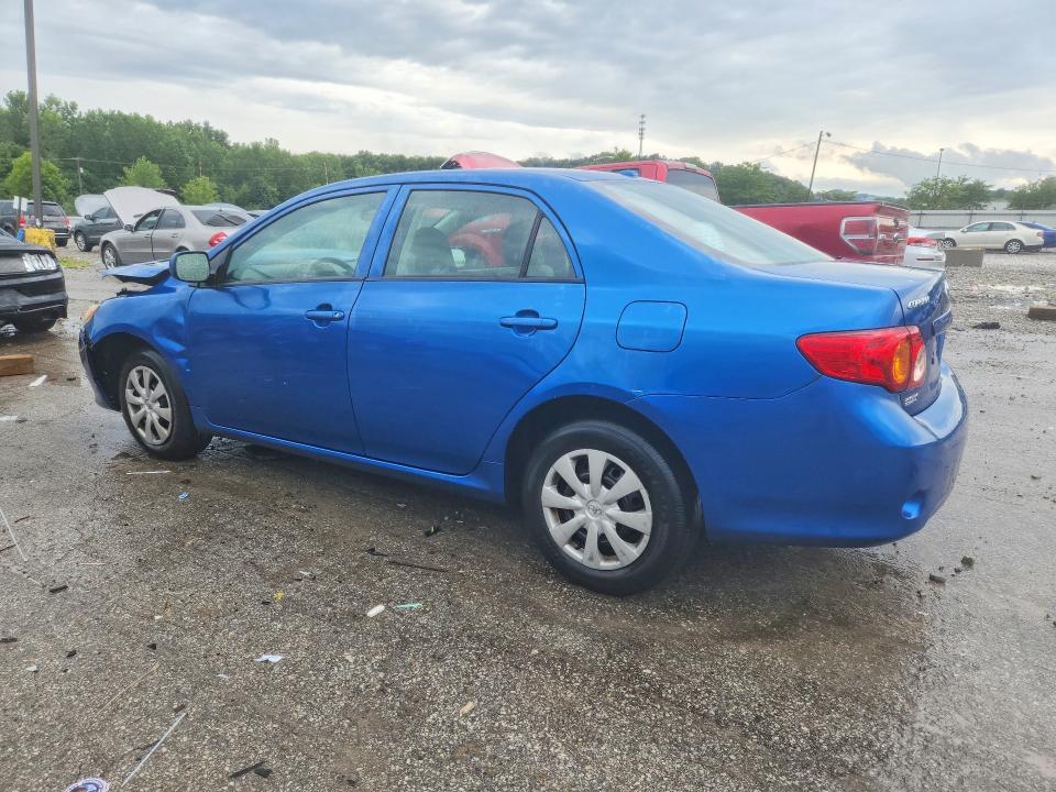 2010 TOYOTA COROLLA LE — Фото 2 из 13