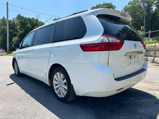 2016 TOYOTA SIENNA LIMITED PREMIUM 7-PASSENGER — Фото 2 из 10