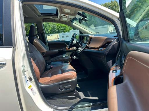 2016 TOYOTA SIENNA LIMITED PREMIUM 7-PASSENGER — Фото 6 из 10
