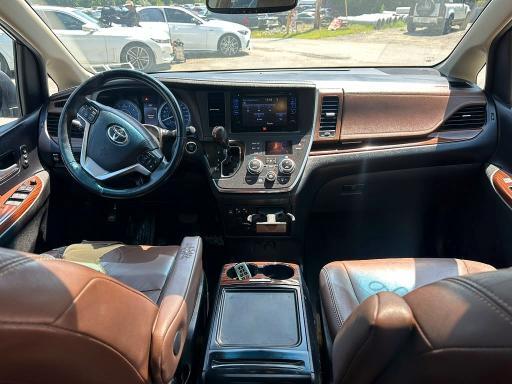 2016 TOYOTA SIENNA LIMITED PREMIUM 7-PASSENGER — Фото 7 из 10