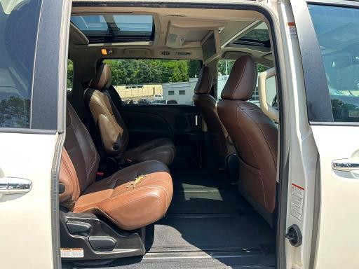 2016 TOYOTA SIENNA LIMITED PREMIUM 7-PASSENGER — Фото 9 из 10