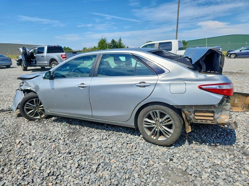 2016 TOYOTA CAMRY SE — Фото 2 из 12