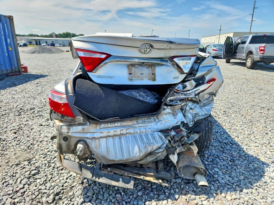 2016 TOYOTA CAMRY SE — Фото 6 из 12