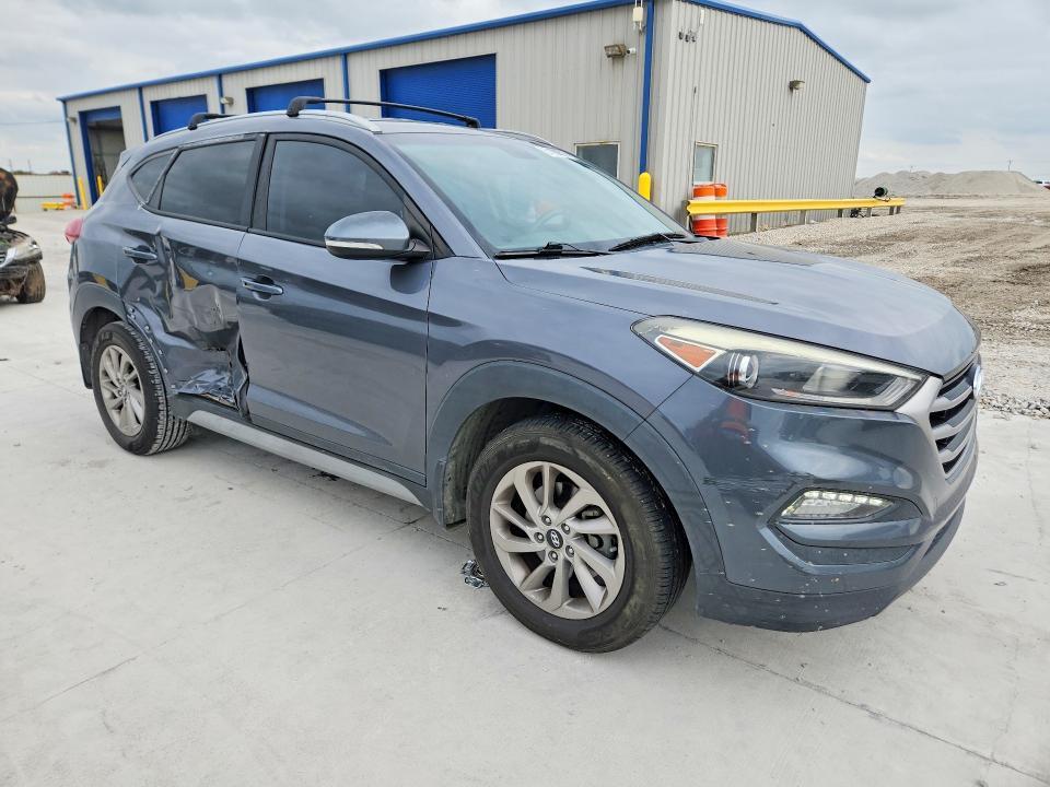 2017 HYUNDAI TUCSON SE PLUS — Фото 4 из 14