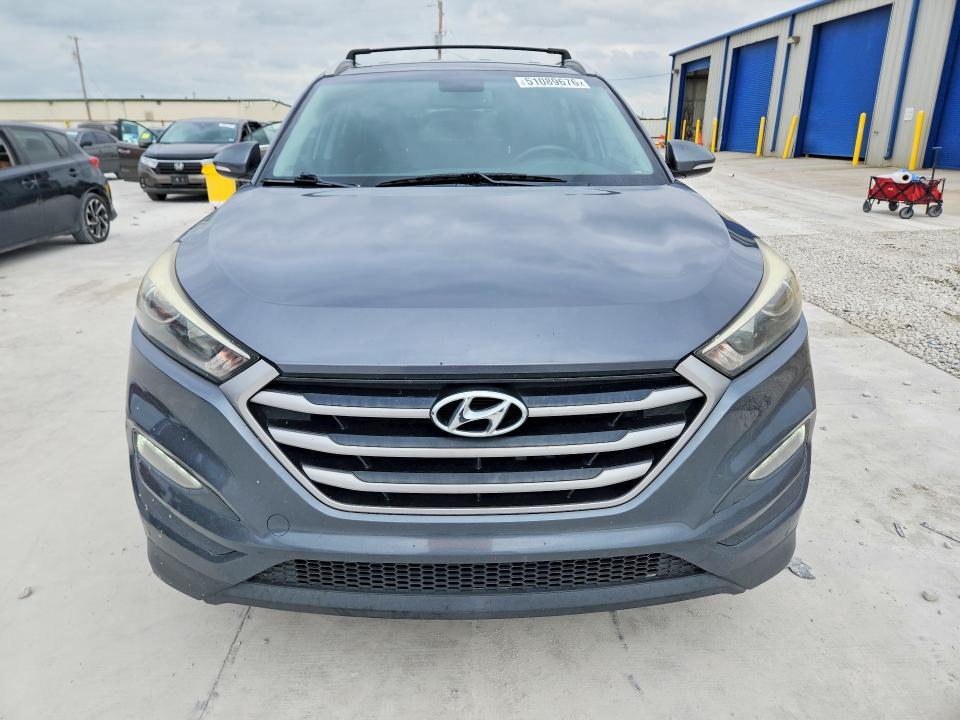 2017 HYUNDAI TUCSON SE PLUS — Фото 5 из 14
