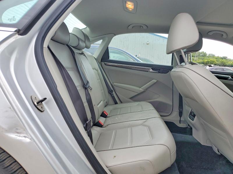 1VWBS7A34GC032010 2016 VOLKSWAGEN PASSAT photo no. 10