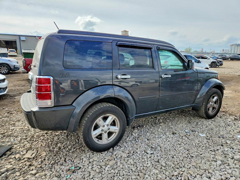 2011 DODGE NITRO SXT — Фото 3 из 13