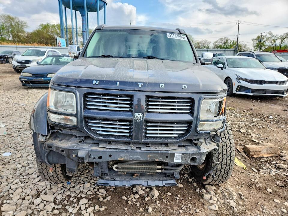2011 DODGE NITRO SXT — Фото 5 из 13